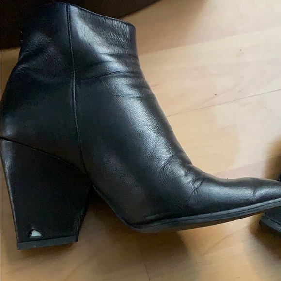 Stuart Weitzman black boots, made in Spain - Picture 6 of 8